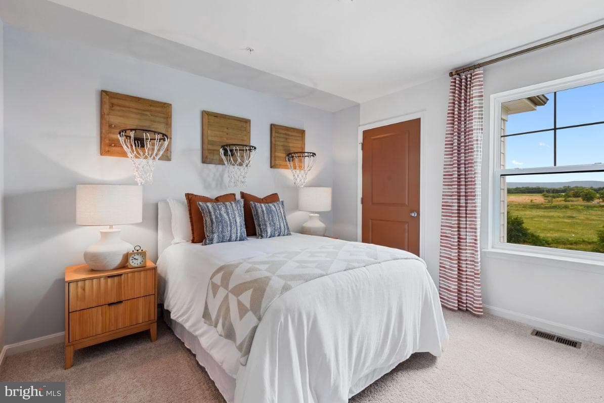 453 Ensemble Way photo 26