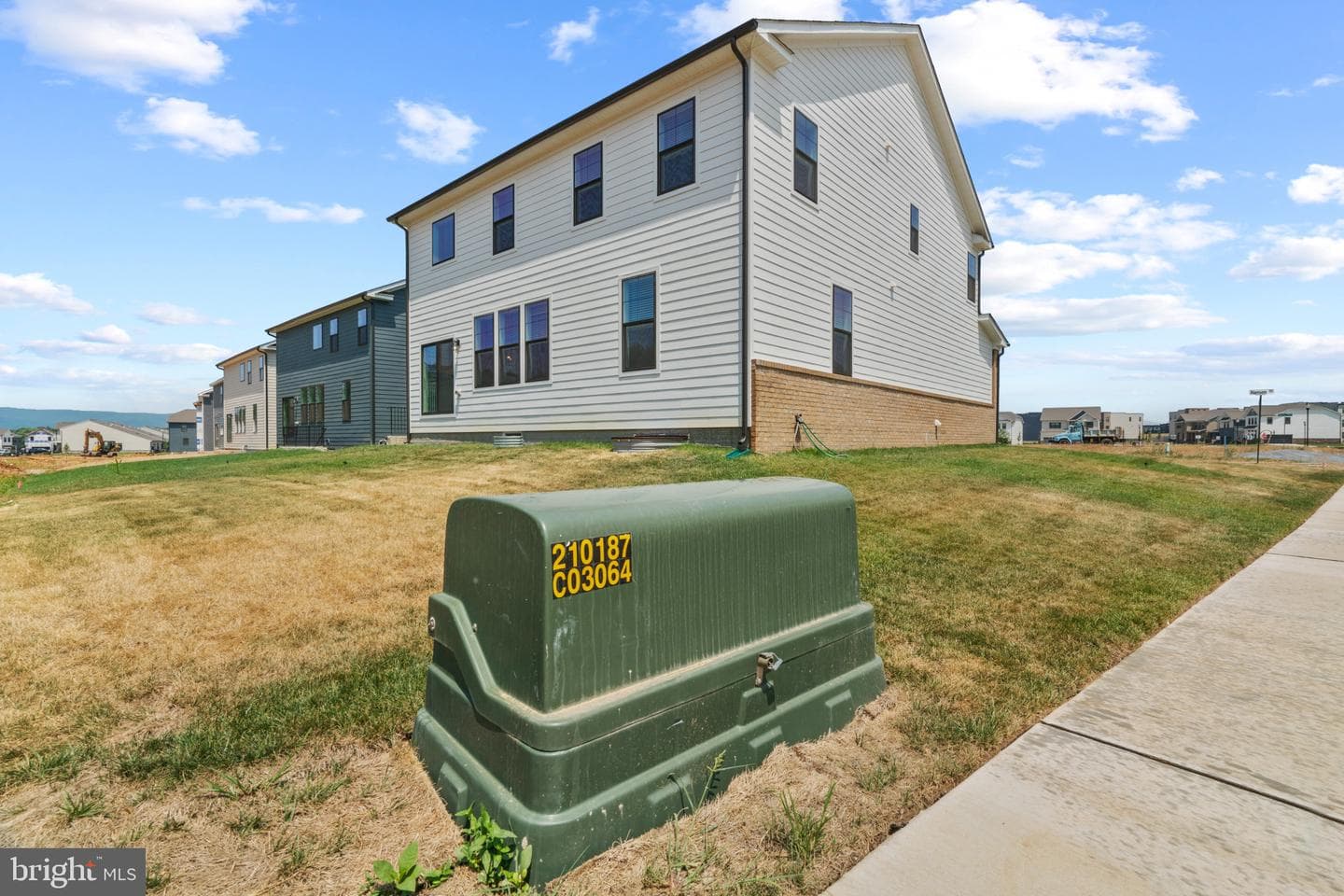 449 Ensemble Way photo 63
