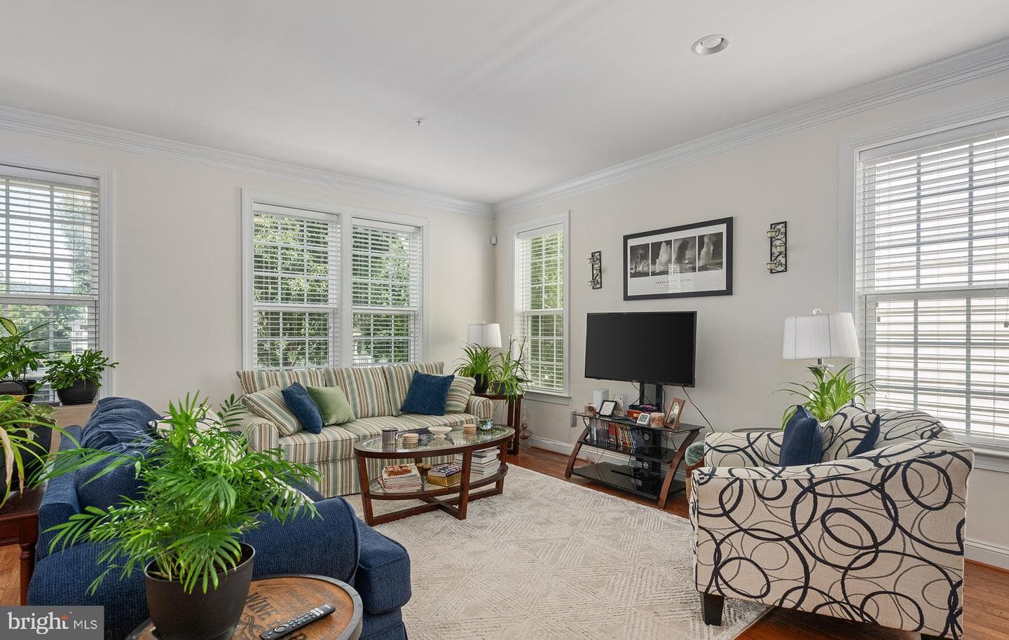 1410 Scheer Street photo 2