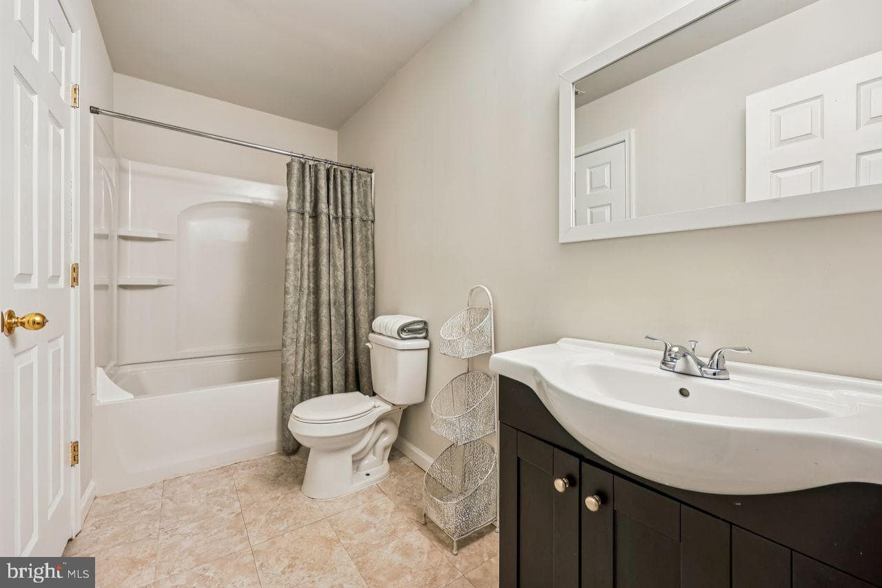 111 Harpers Way photo 27