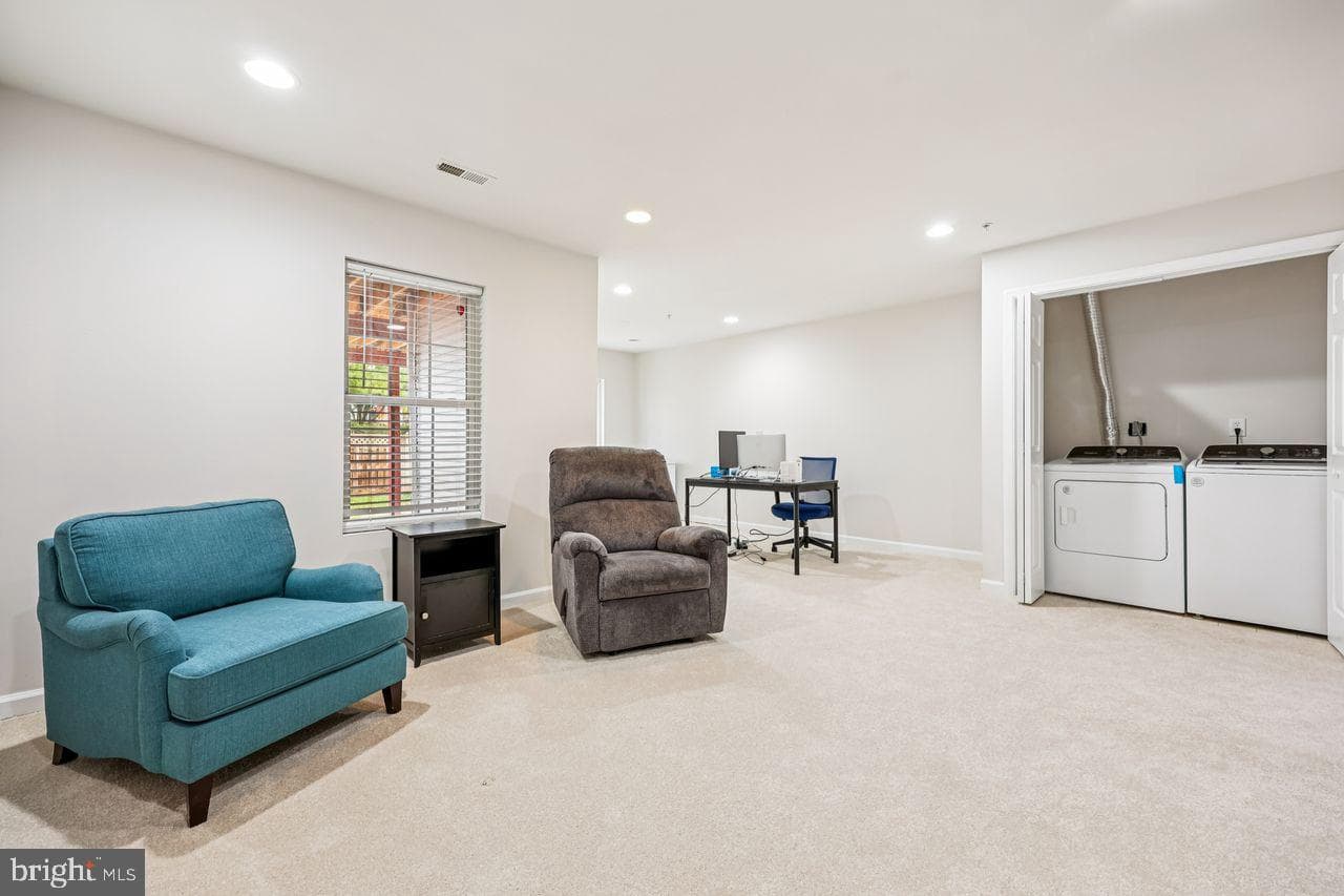 111 Harpers Way photo 28
