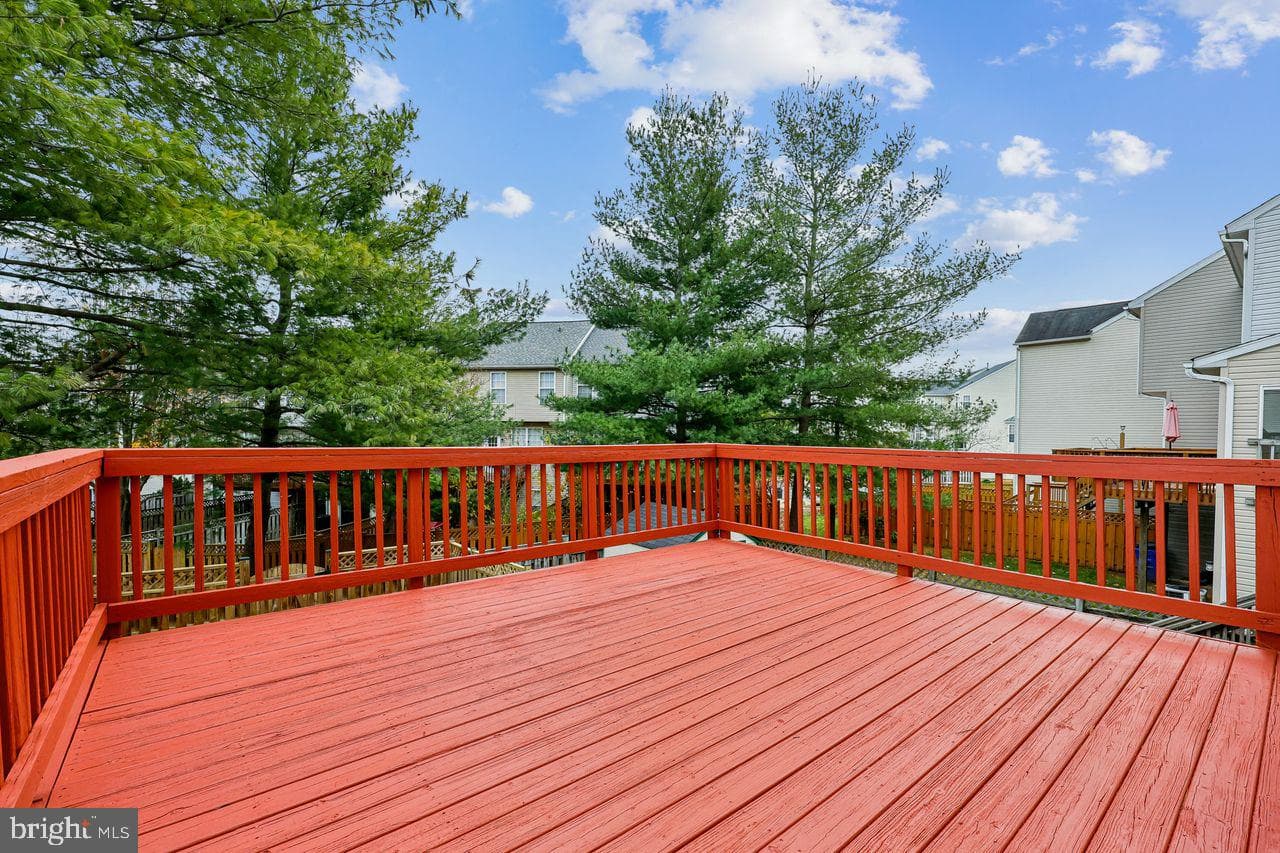 111 Harpers Way photo 32