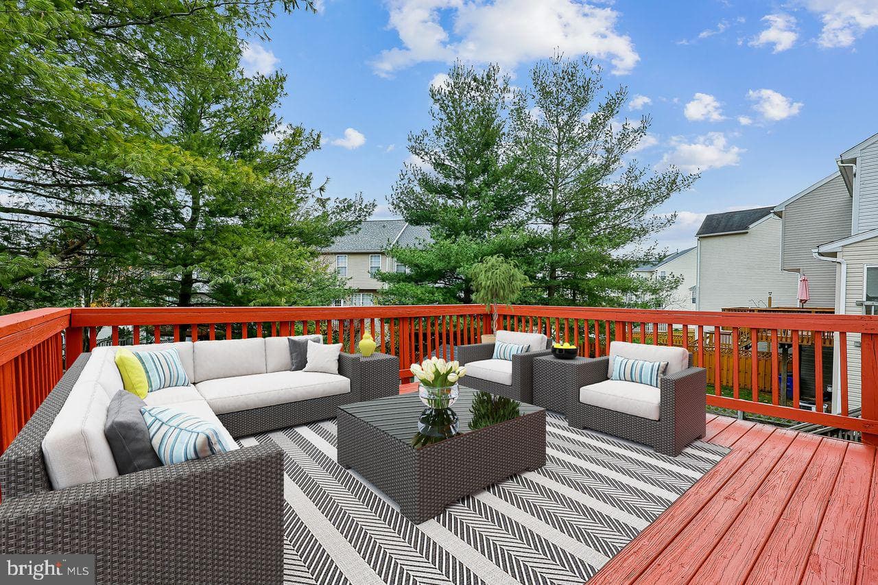 111 Harpers Way photo 33