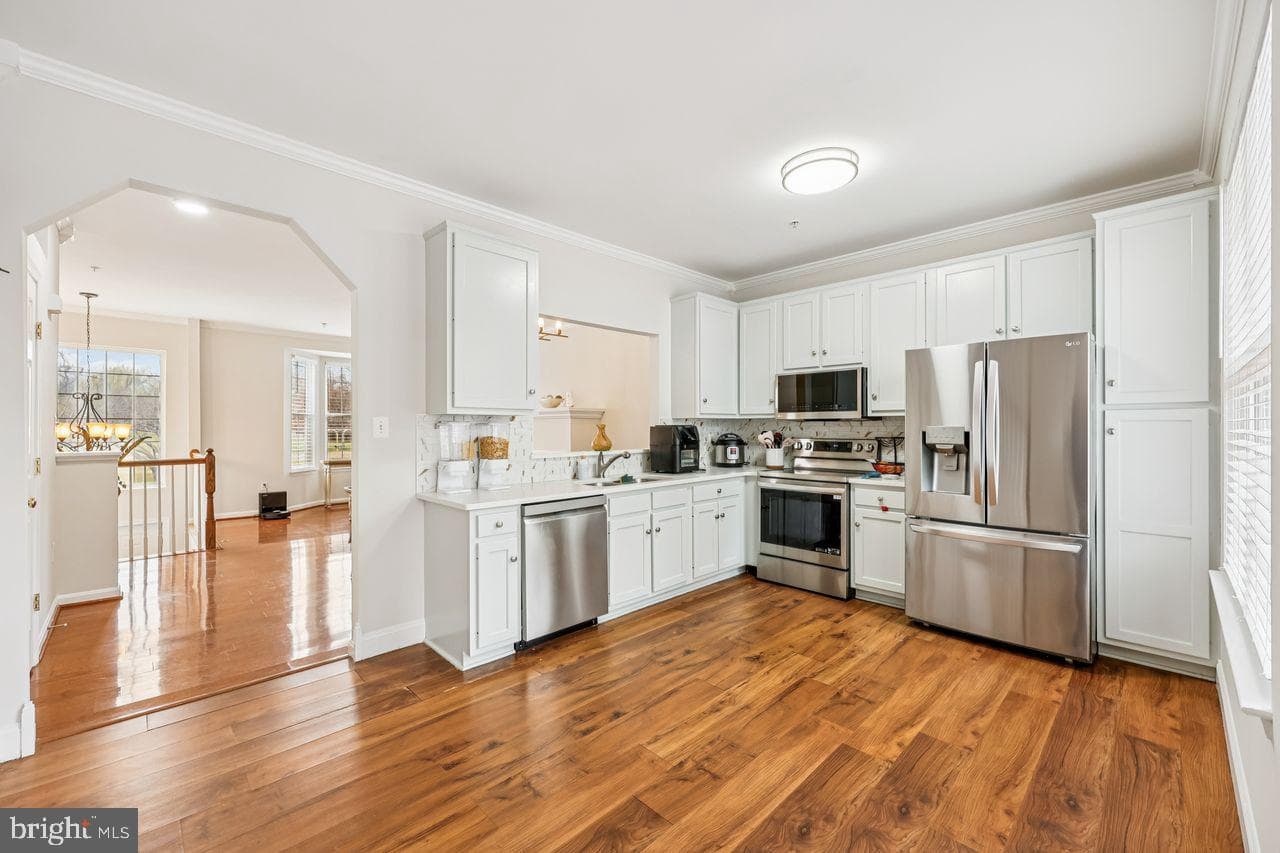 111 Harpers Way photo 8