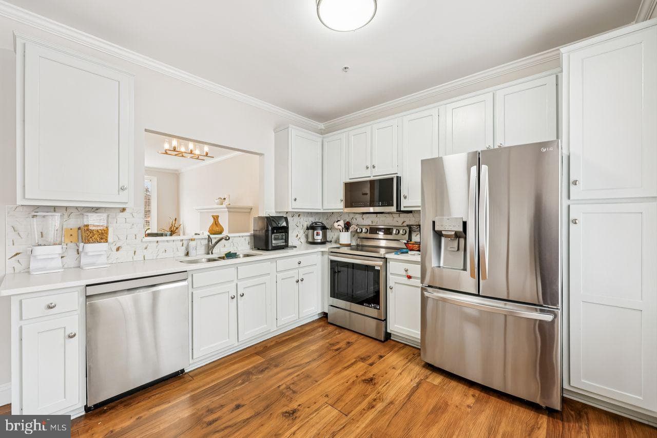 111 Harpers Way photo 9