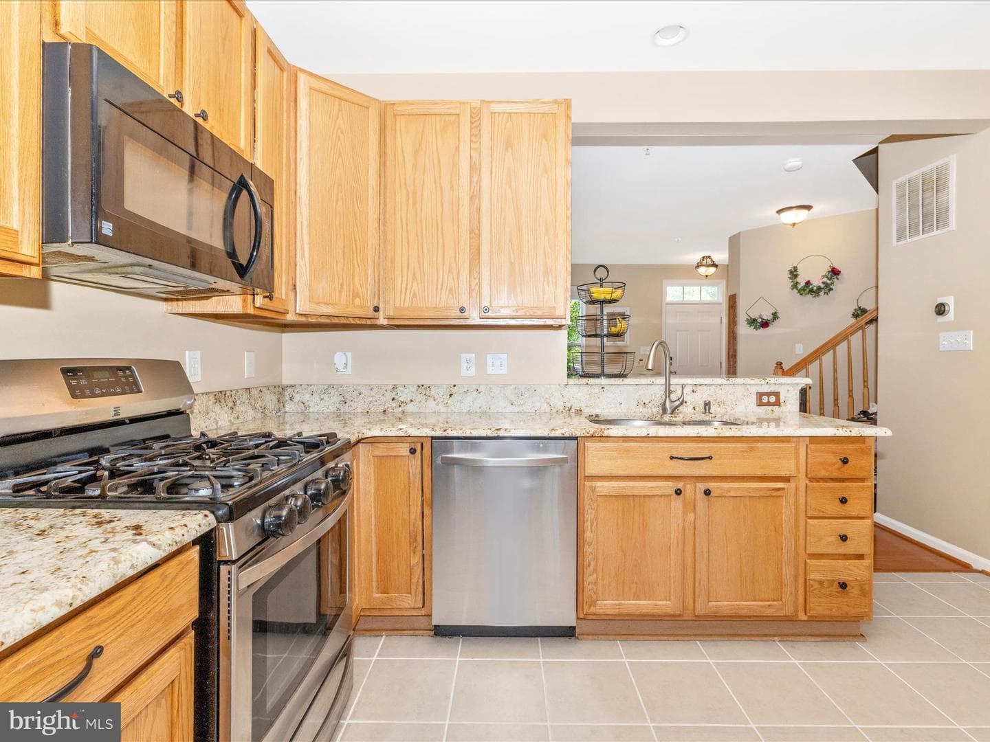 143 Fiona Way photo 10