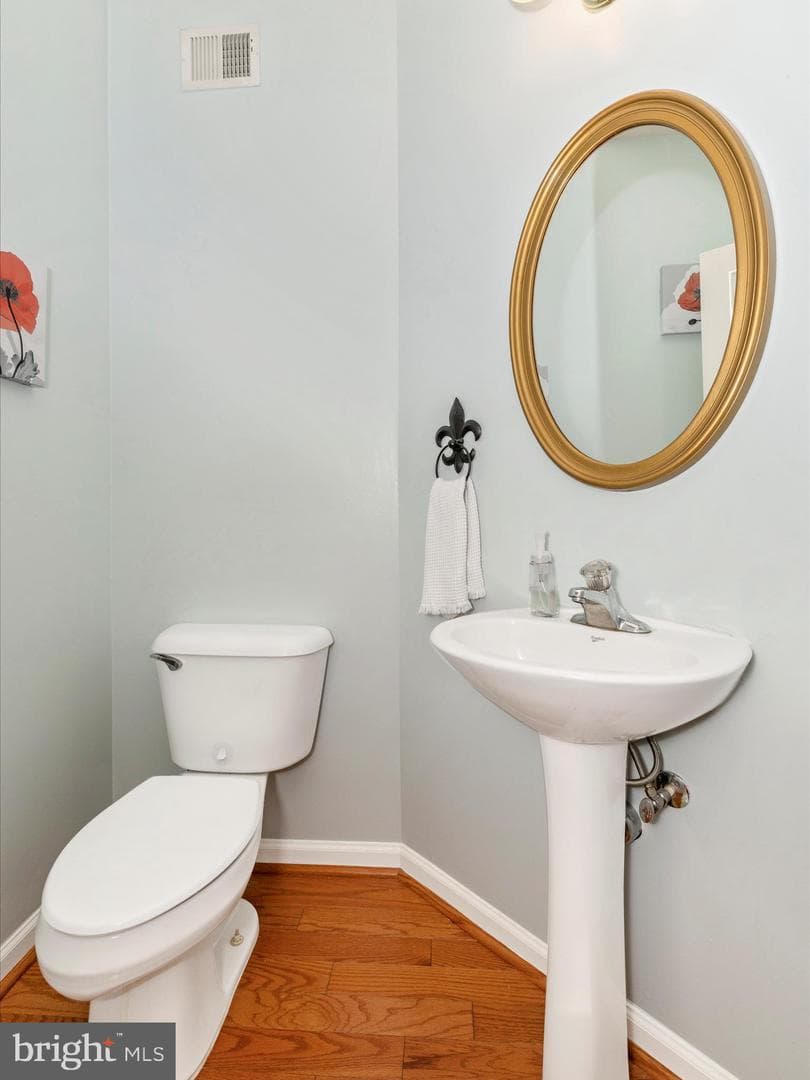 143 Fiona Way photo 17