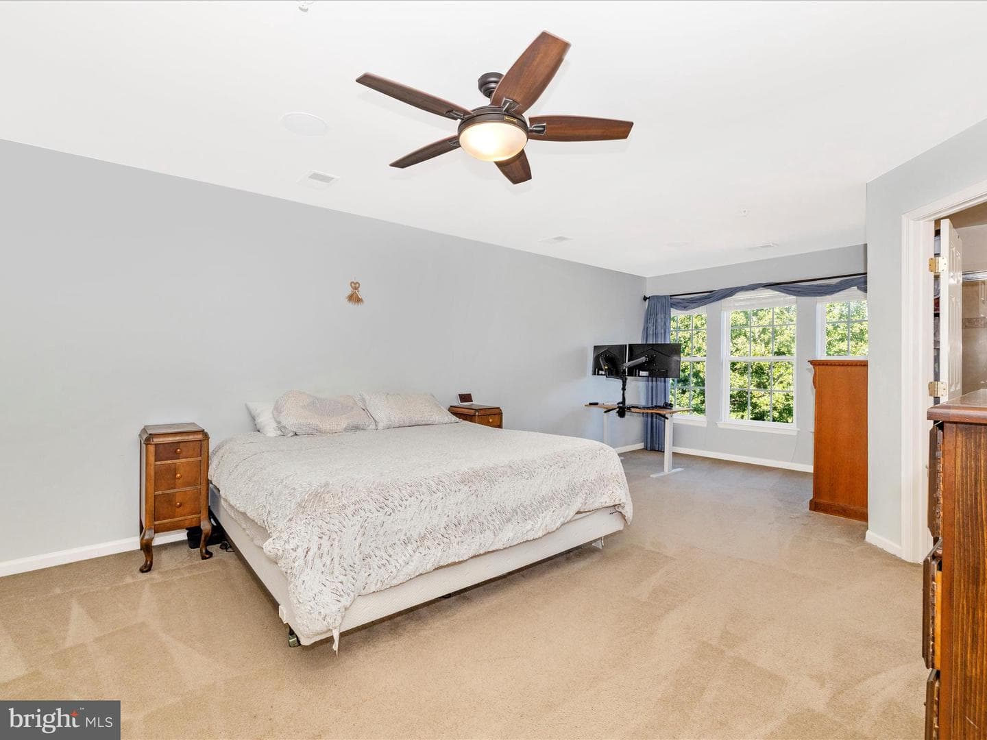 143 Fiona Way photo 18