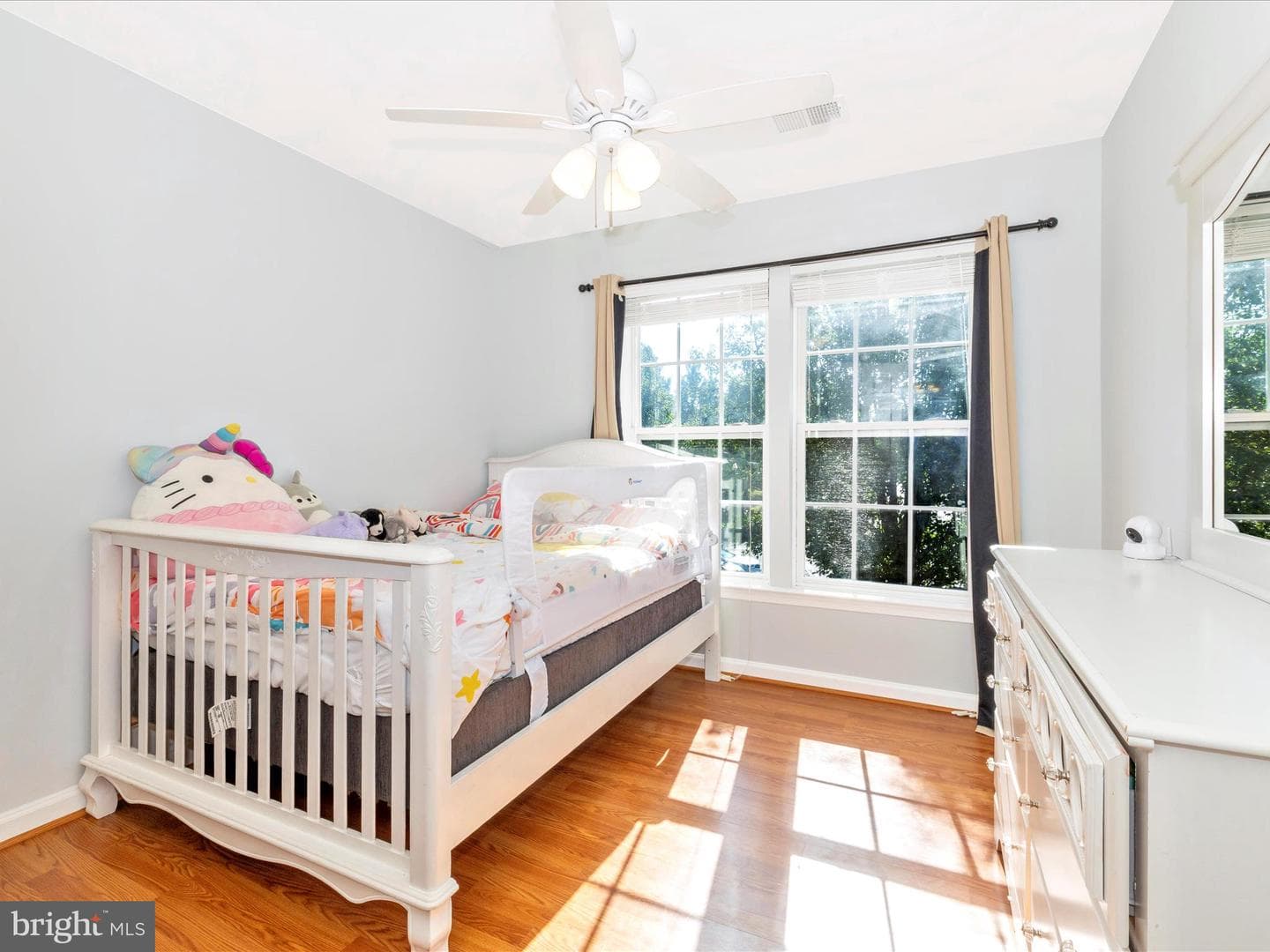 143 Fiona Way photo 24