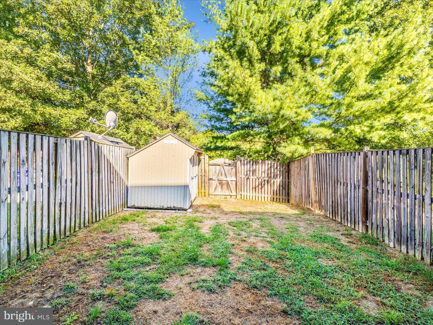 143 Fiona Way photo 34