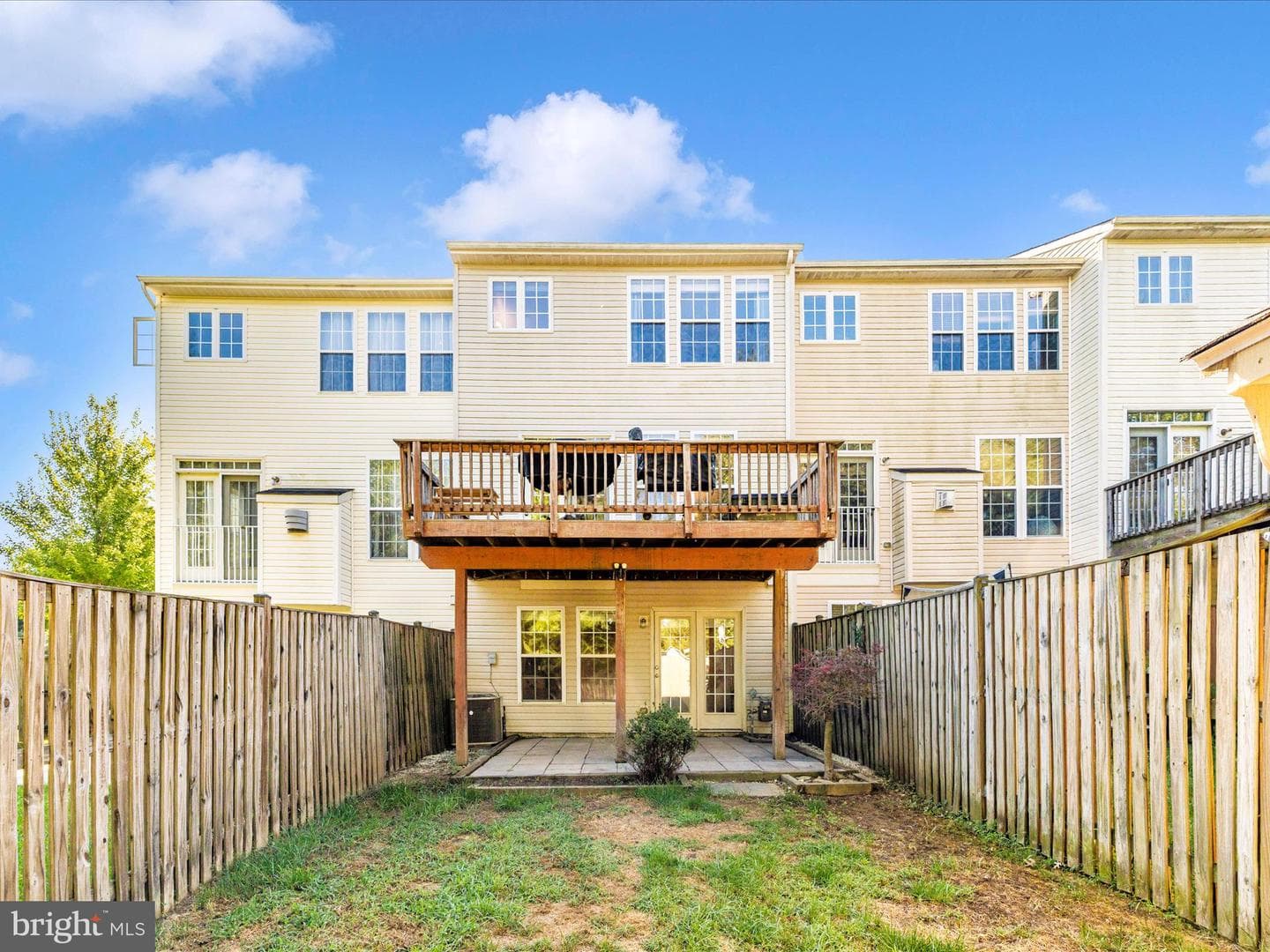 143 Fiona Way photo 37