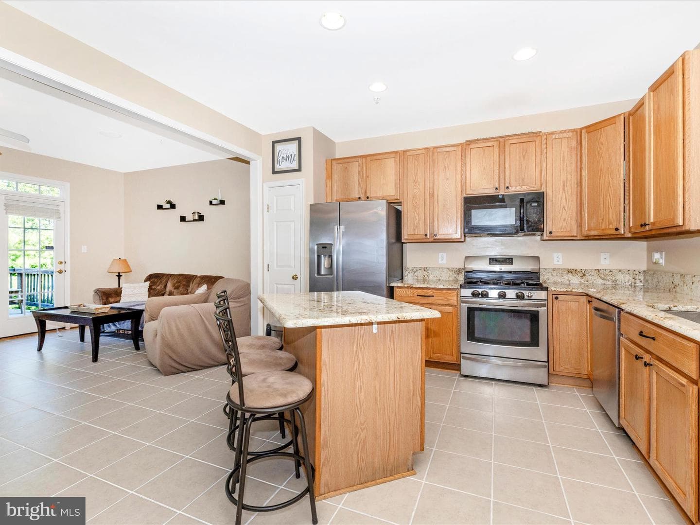 143 Fiona Way photo 7