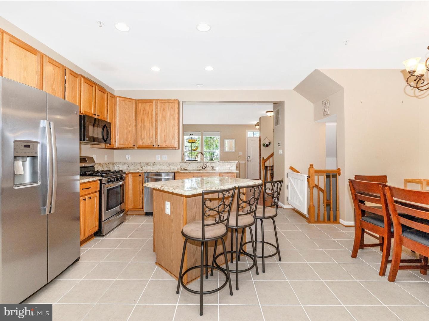 143 Fiona Way photo 9