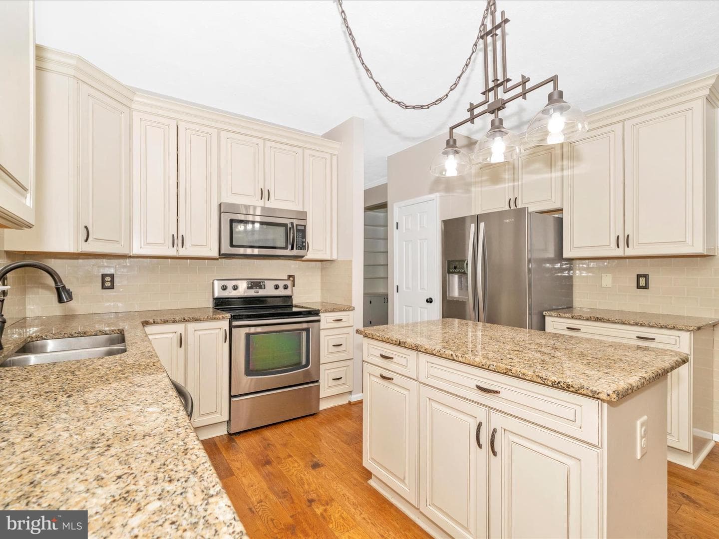7813 Oak Leaf Court photo 6