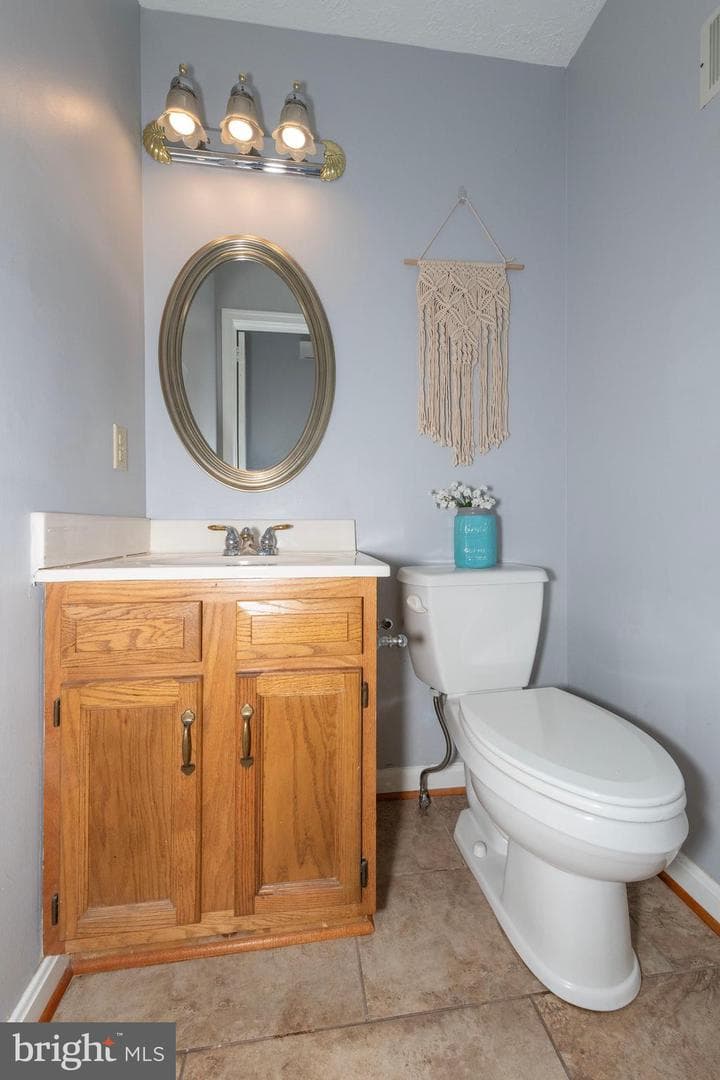 2174 Ambleside Court photo 15