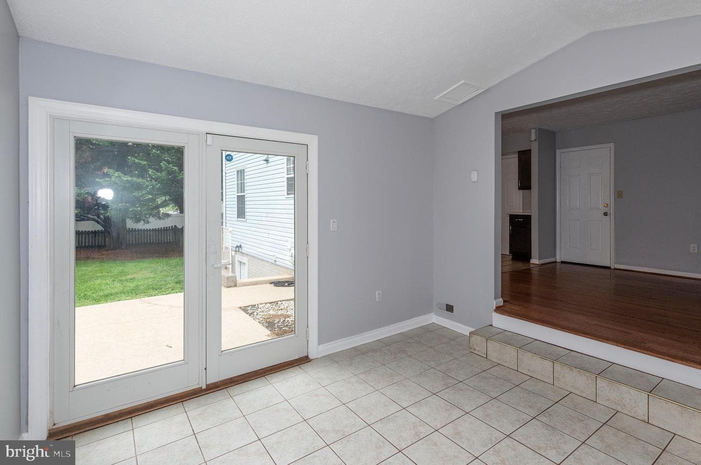 2174 Ambleside Court photo 28