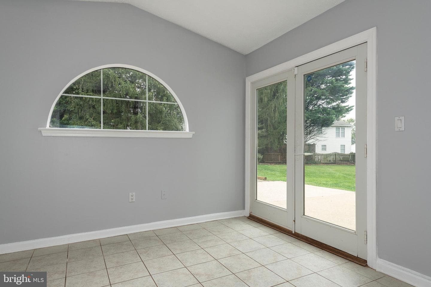 2174 Ambleside Court photo 29