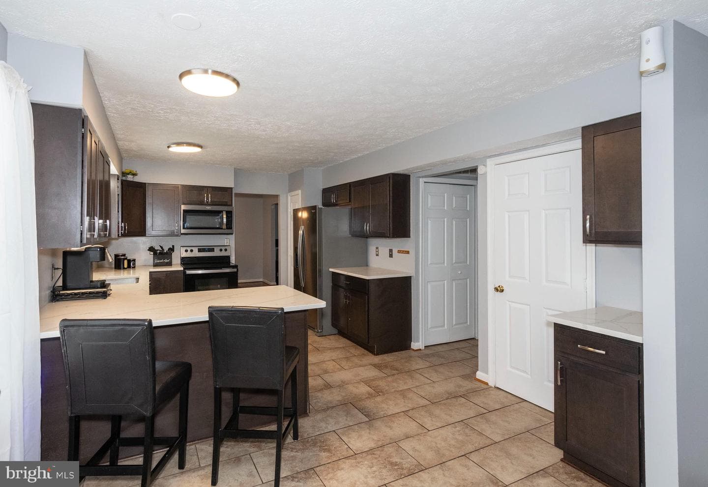 2174 Ambleside Court photo 3