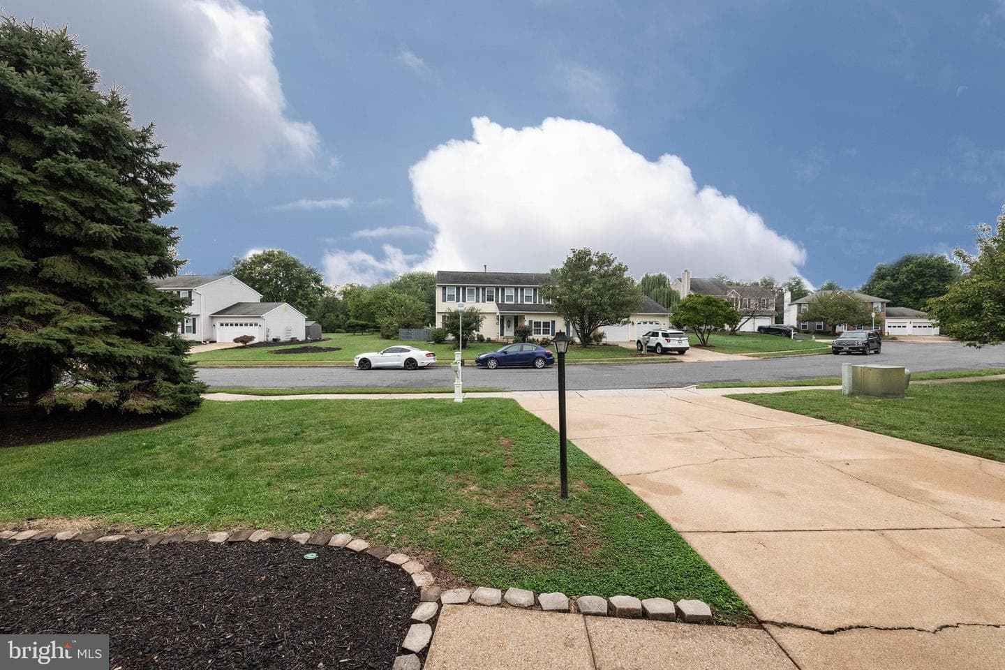 2174 Ambleside Court photo 39