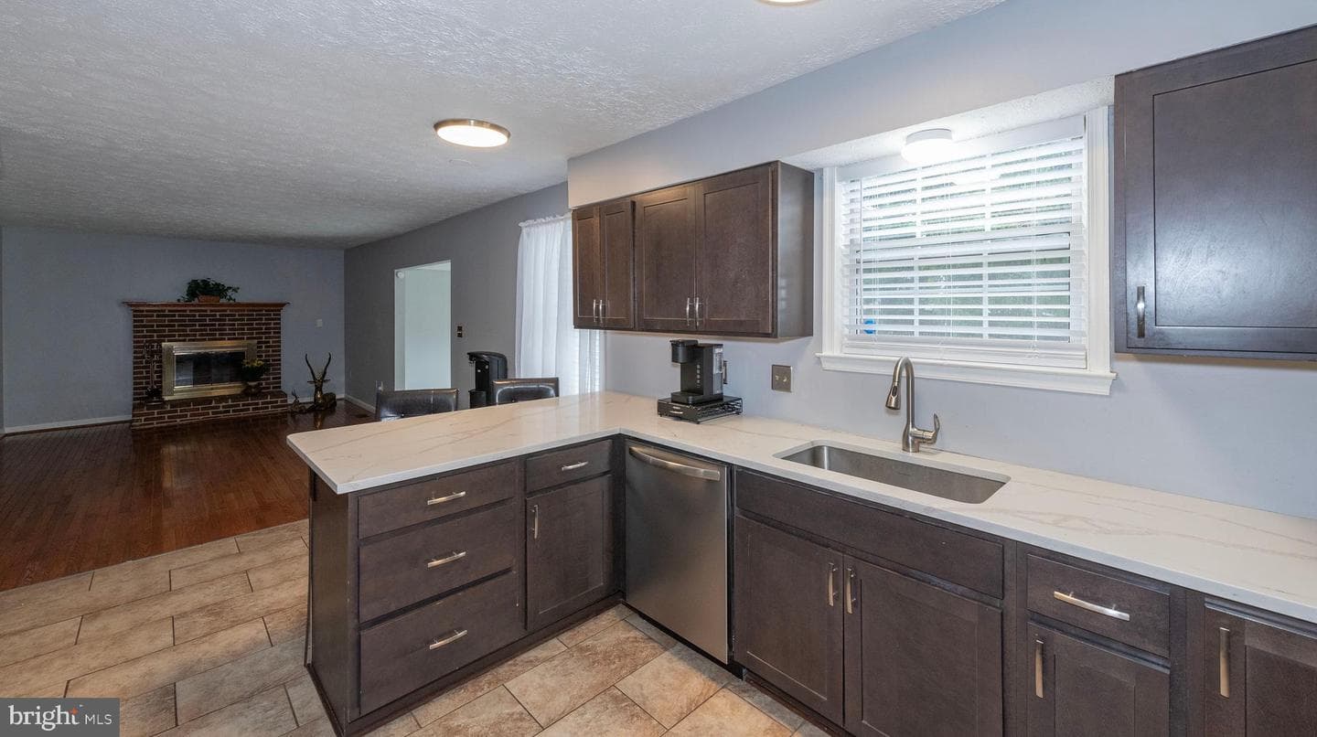 2174 Ambleside Court photo 5