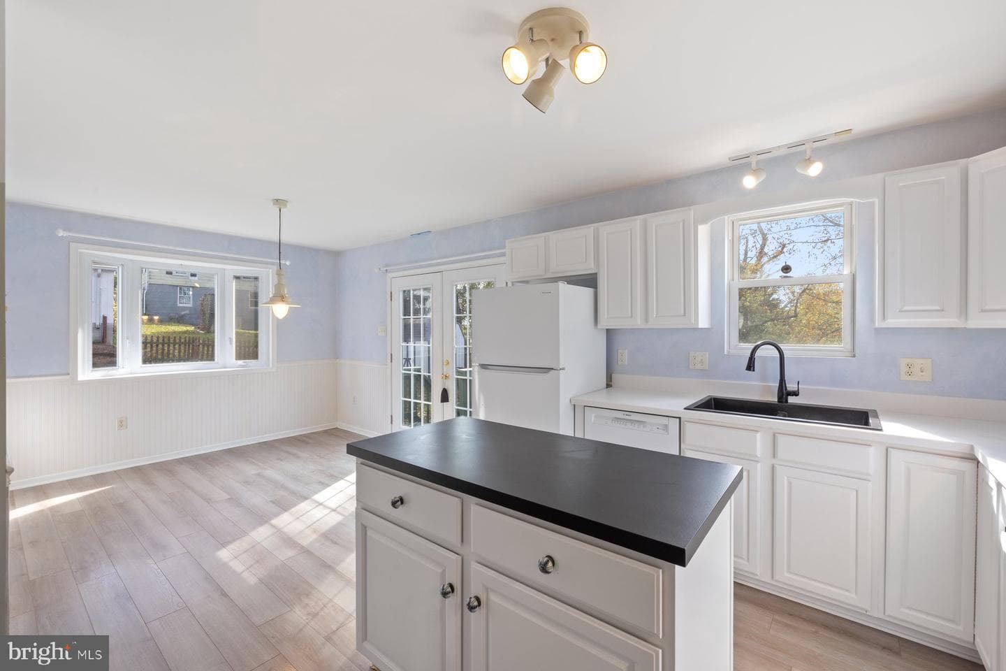 822 E B Street photo 13