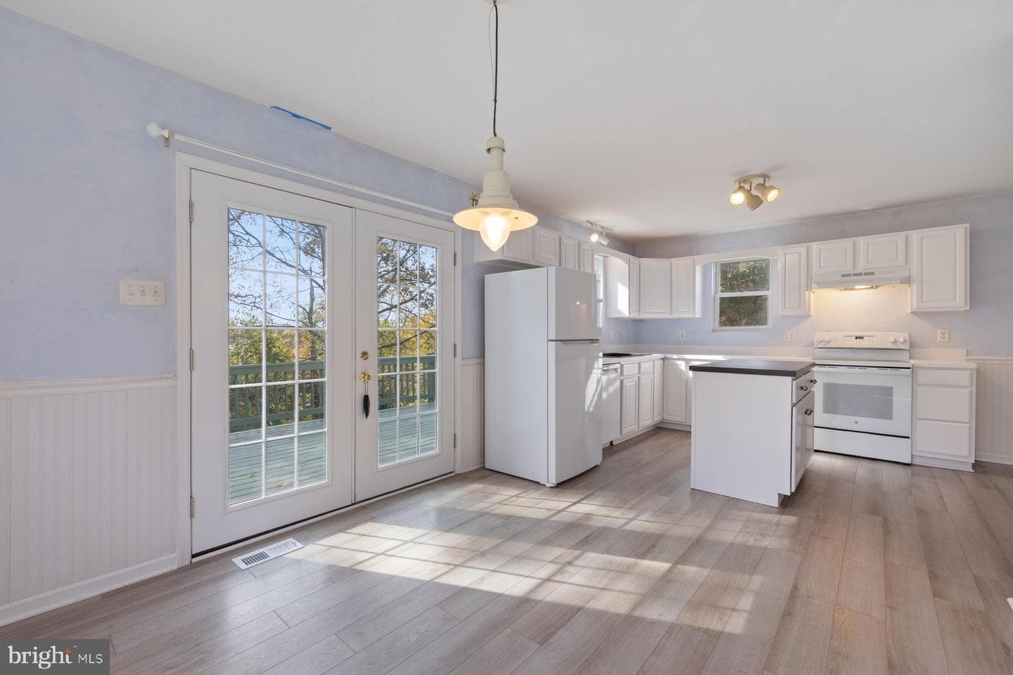 822 E B Street photo 14