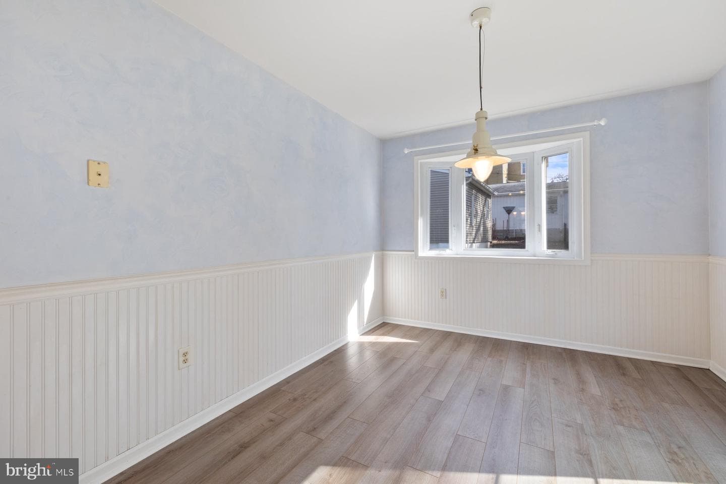822 E B Street photo 17