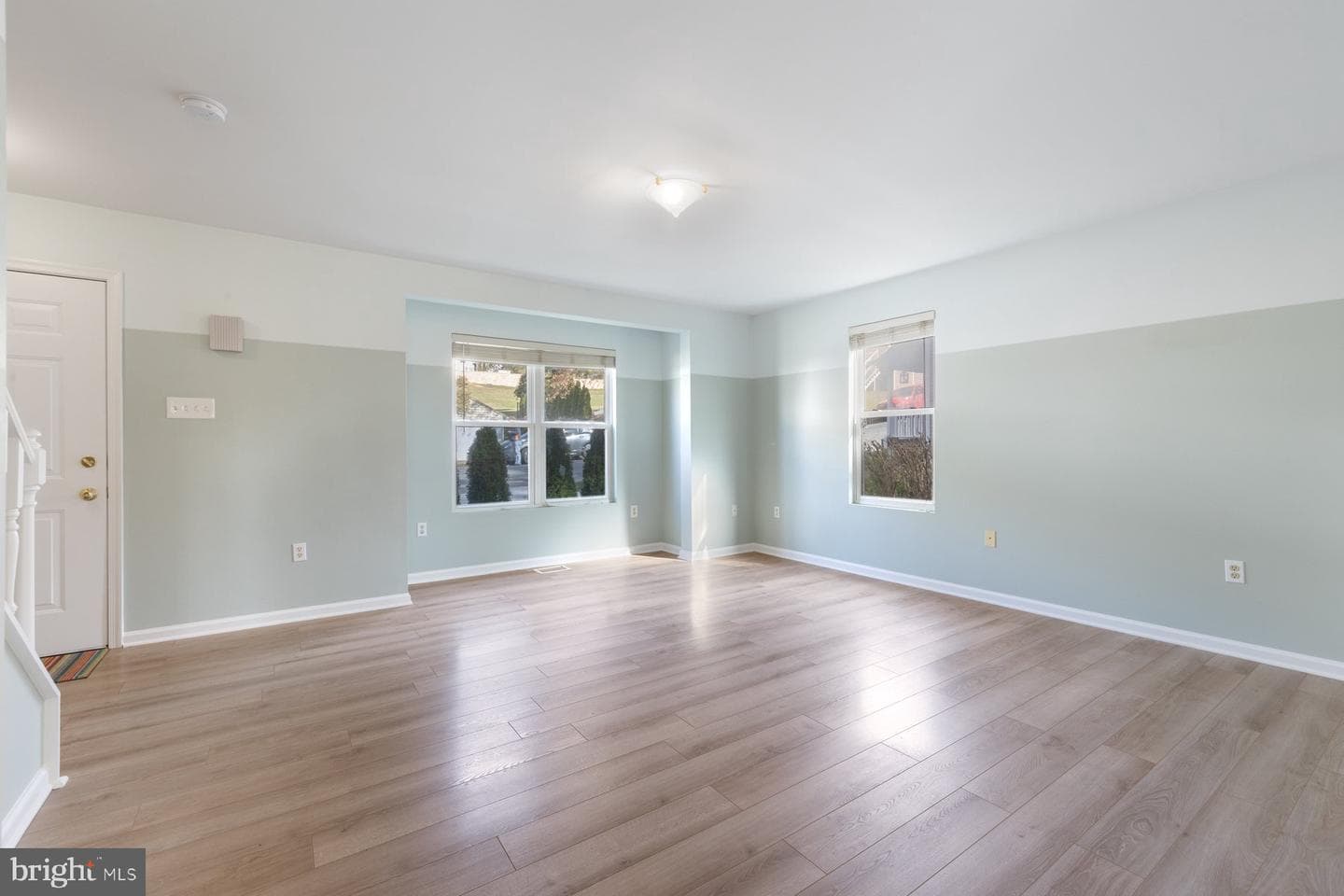 822 E B Street photo 18