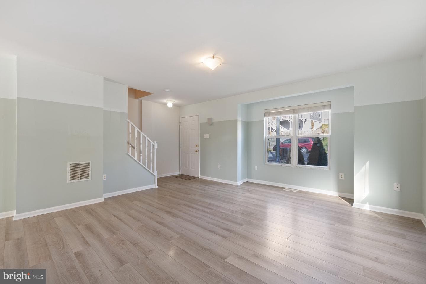 822 E B Street photo 19