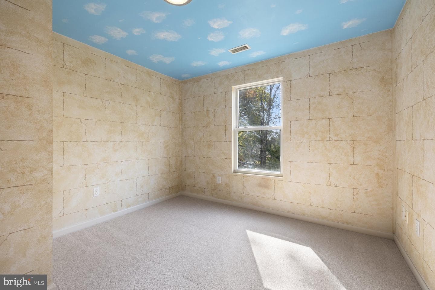822 E B Street photo 22