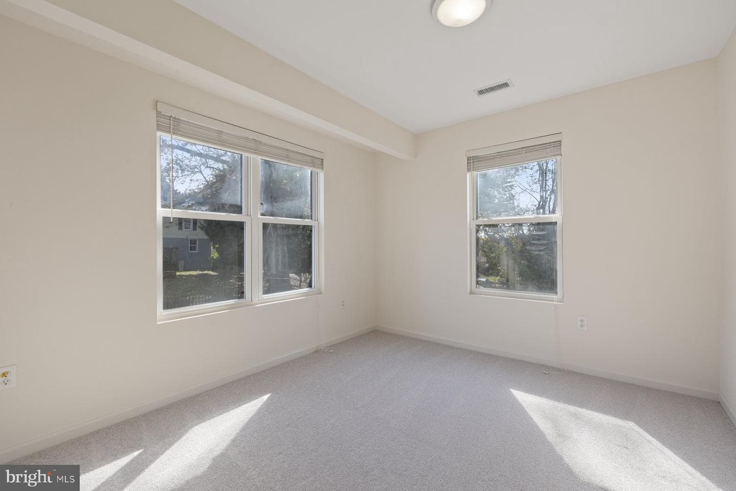 822 E B Street photo 23