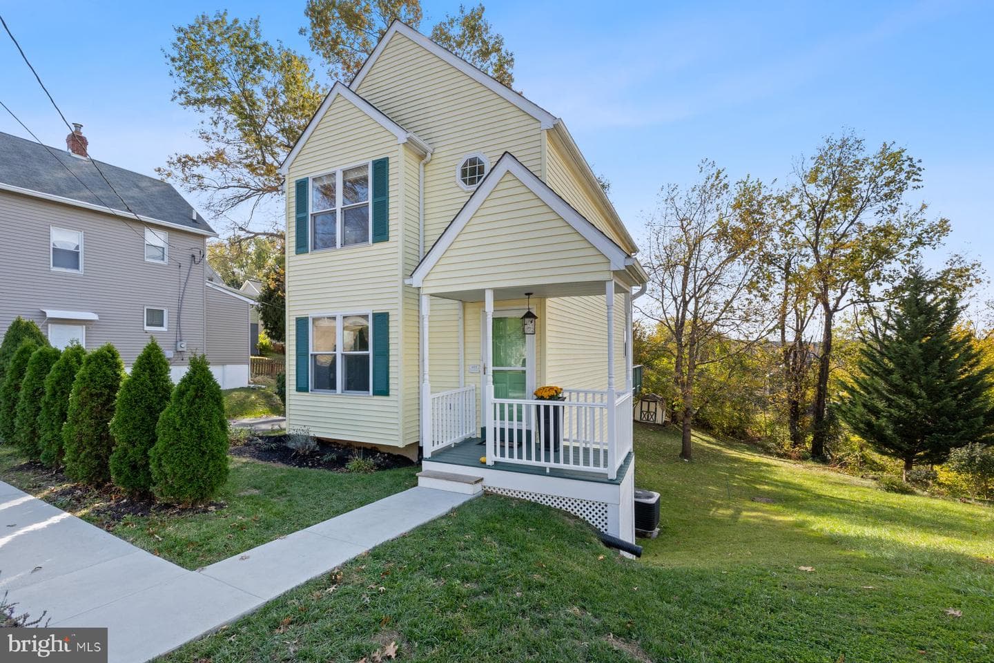 822 E B Street photo 3