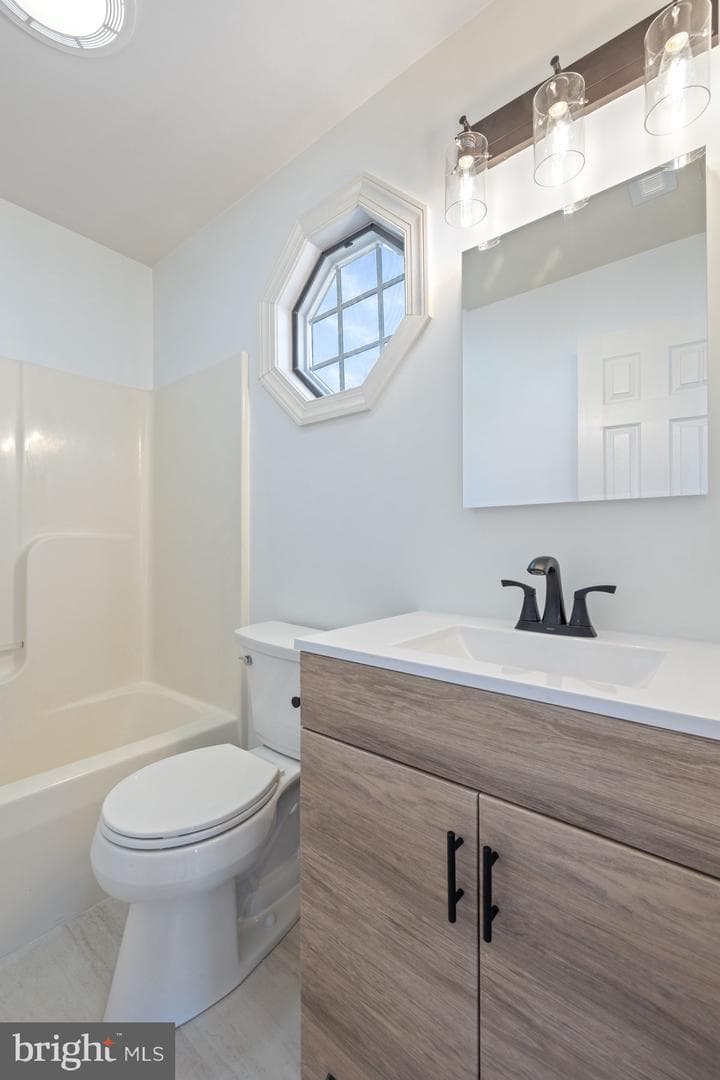 822 E B Street photo 30