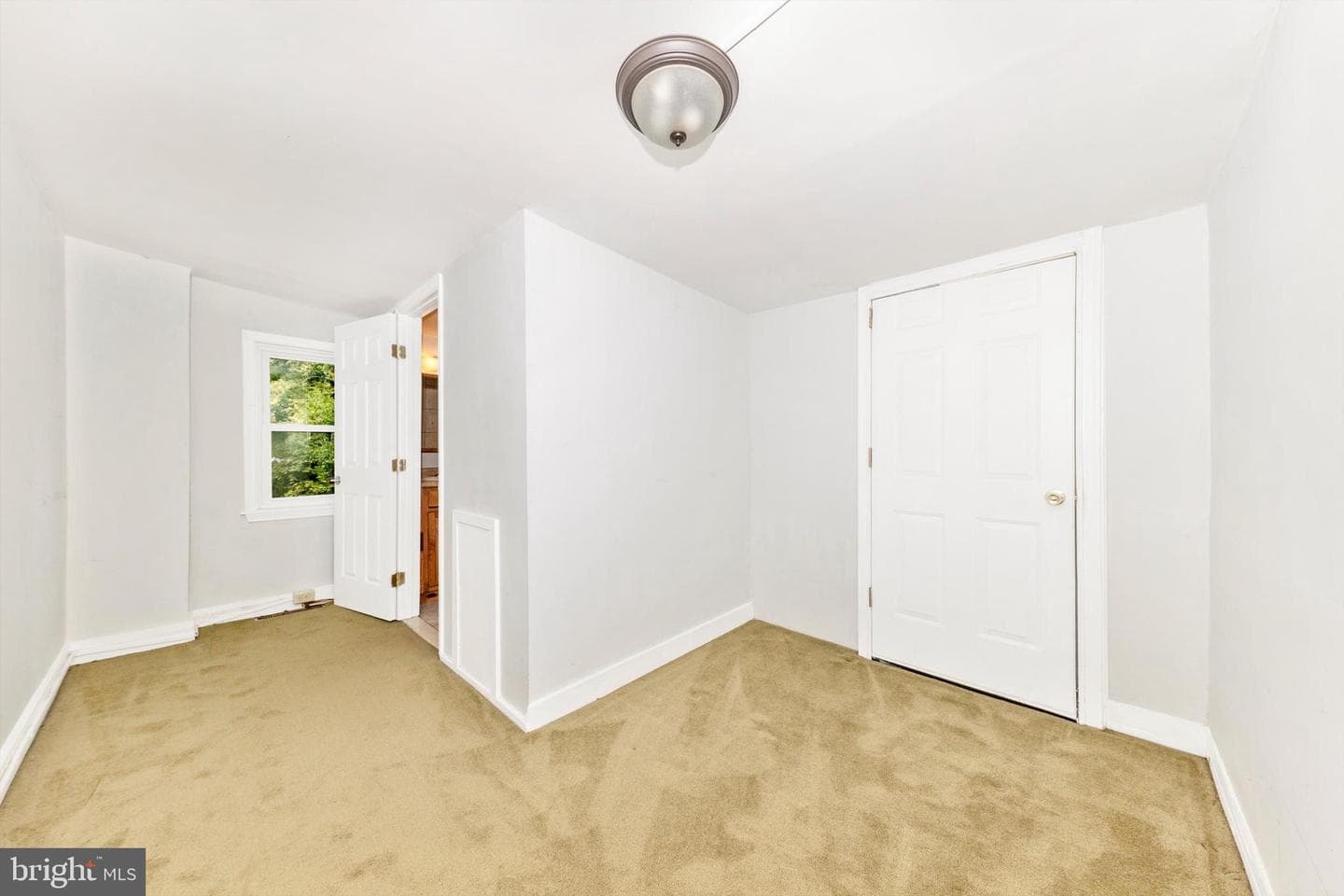 425 W Patrick Street photo 16