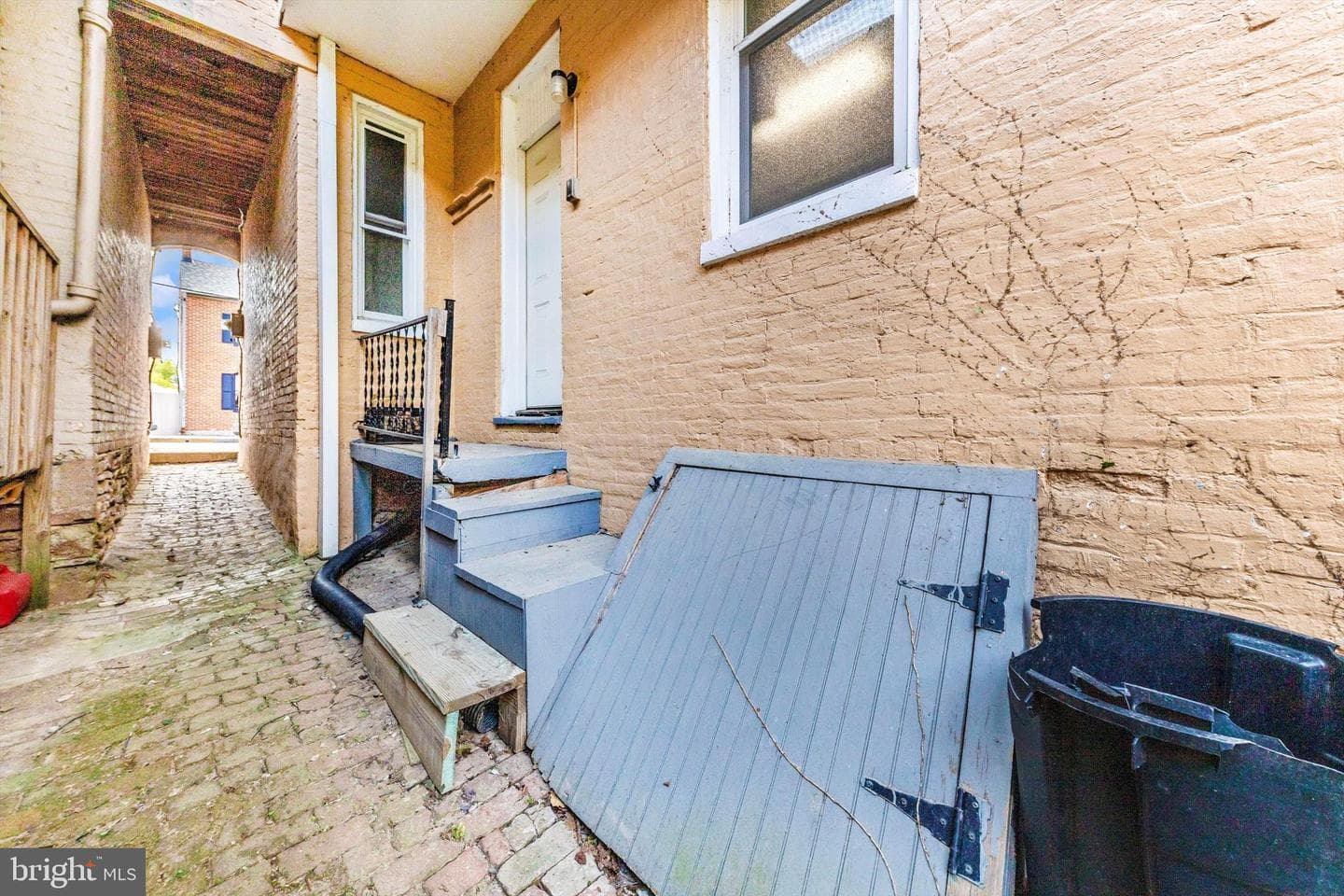 425 W Patrick Street photo 28