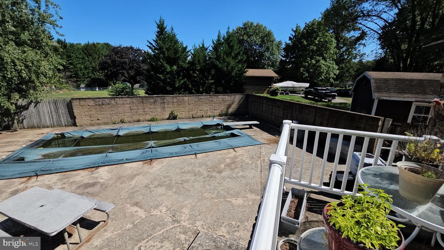 6900 Colonial Avenue photo 21