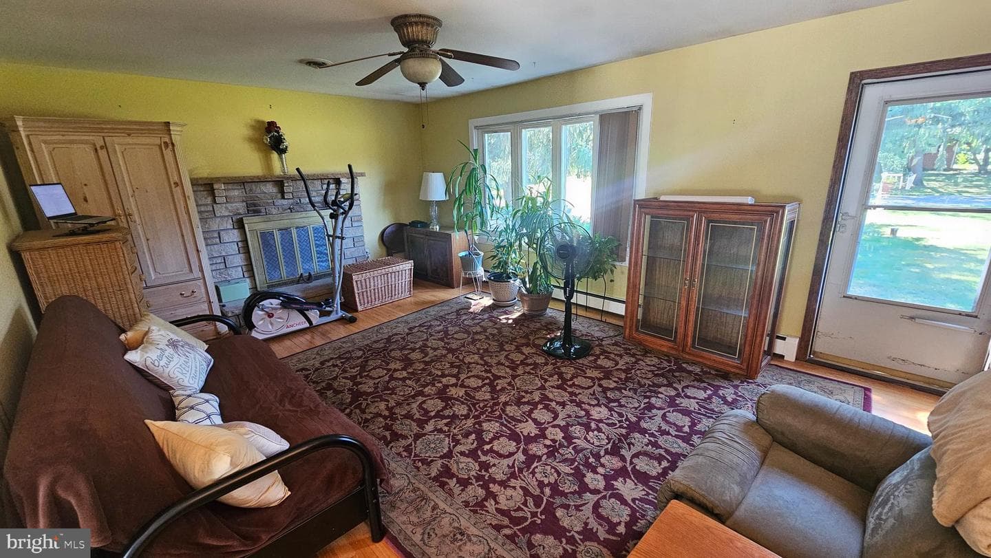 6900 Colonial Avenue photo 22