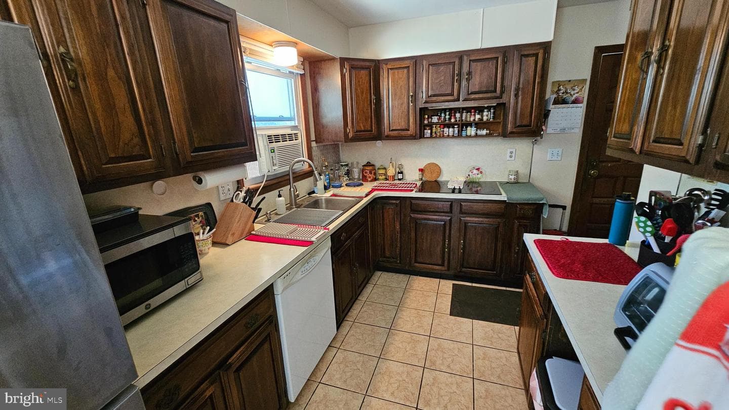 6900 Colonial Avenue photo 25