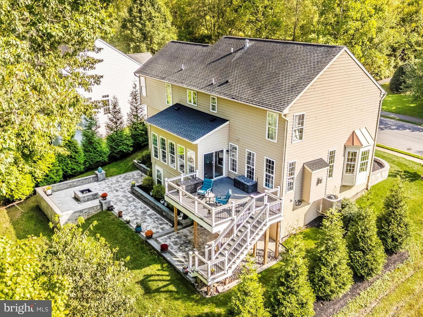 11046 Country Club Road photo 2