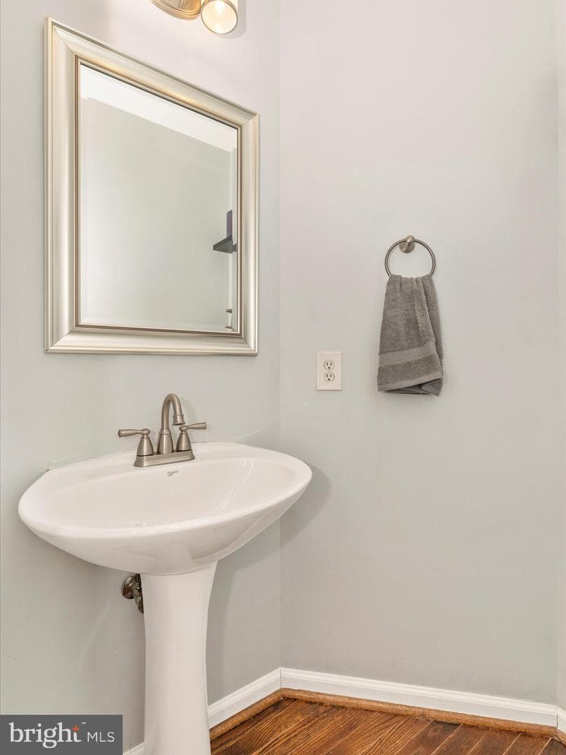 11046 Country Club Road photo 28