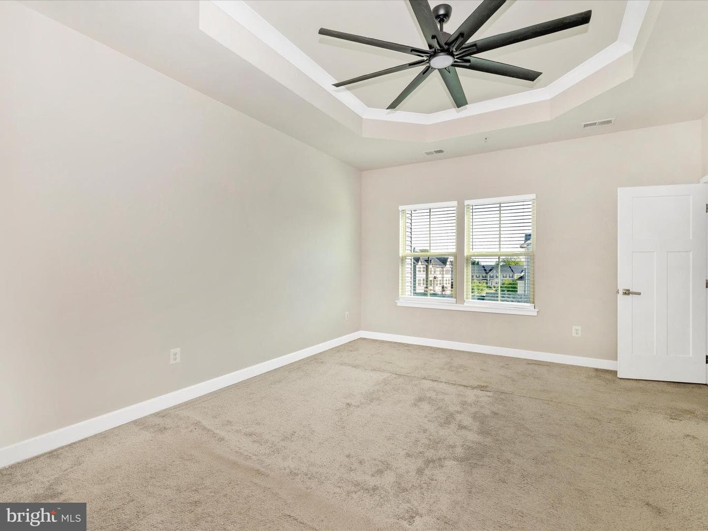 5877 Tomahawk Street photo 23