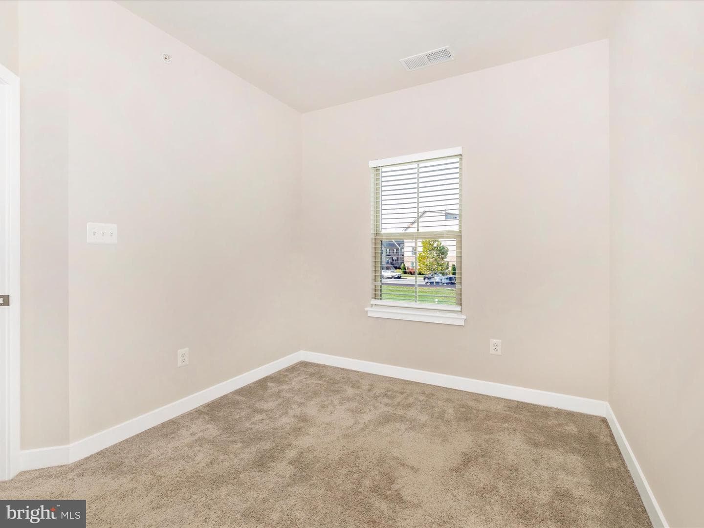 5877 Tomahawk Street photo 30