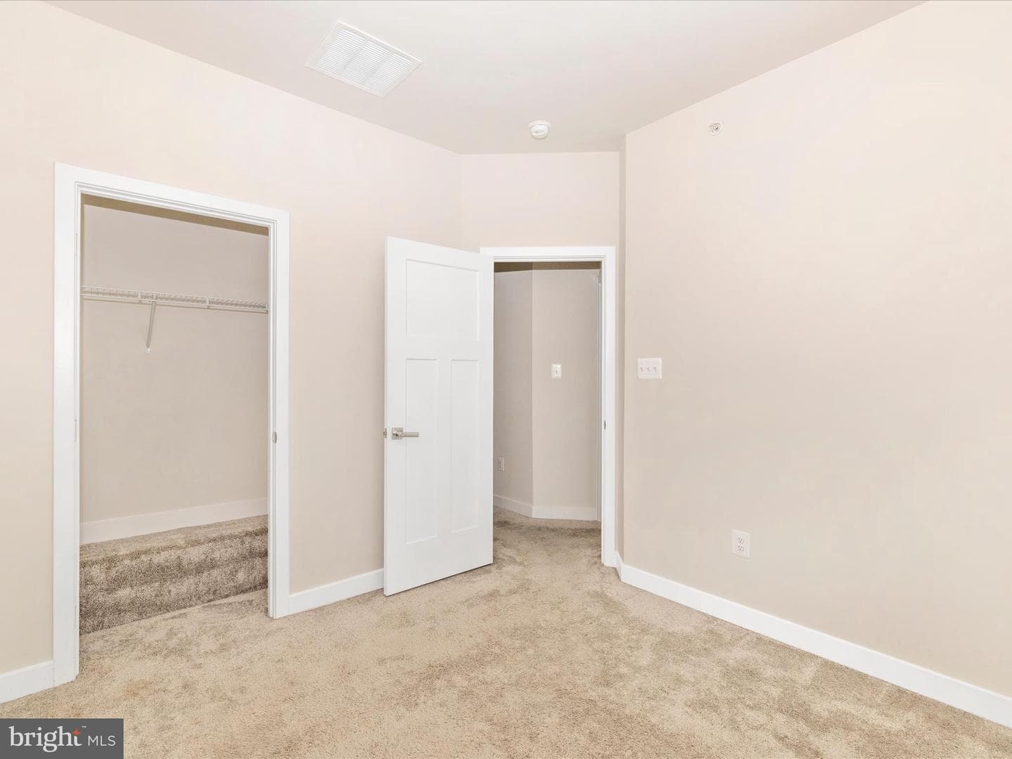 5877 Tomahawk Street photo 31