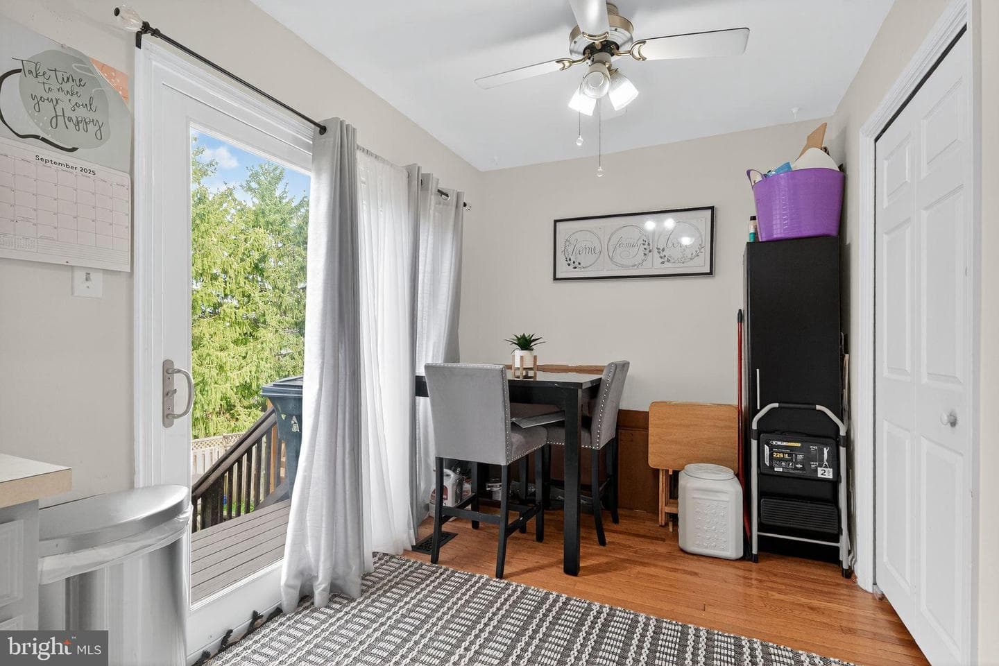 2421 Dunmore Court photo 3