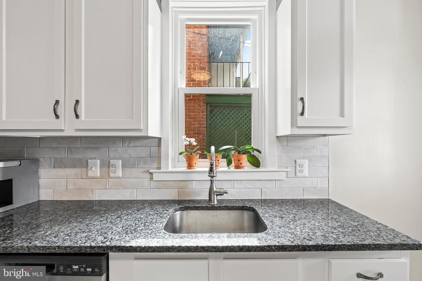 246 W 5th Street photo 17