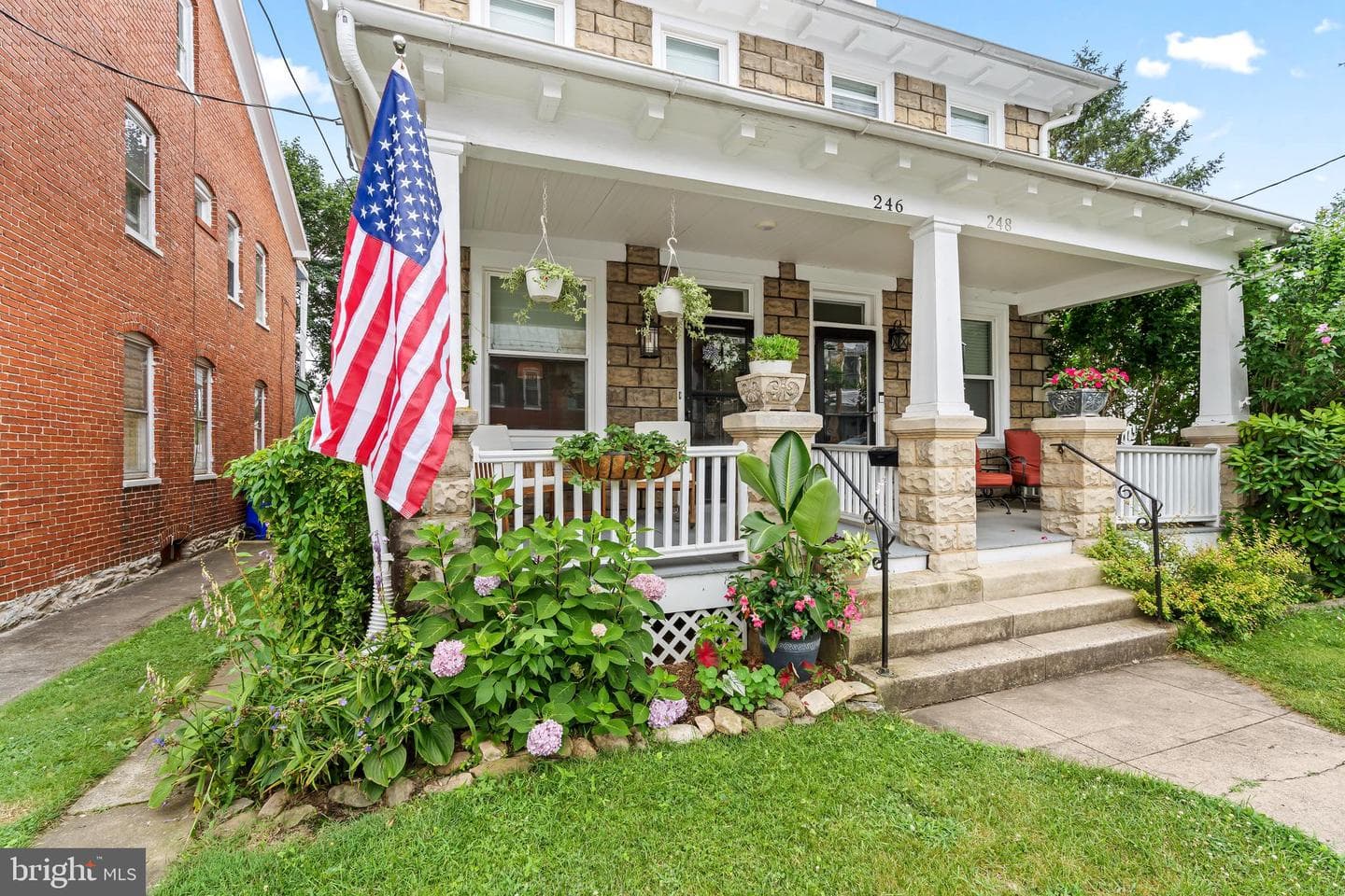 246 W 5th Street photo 2