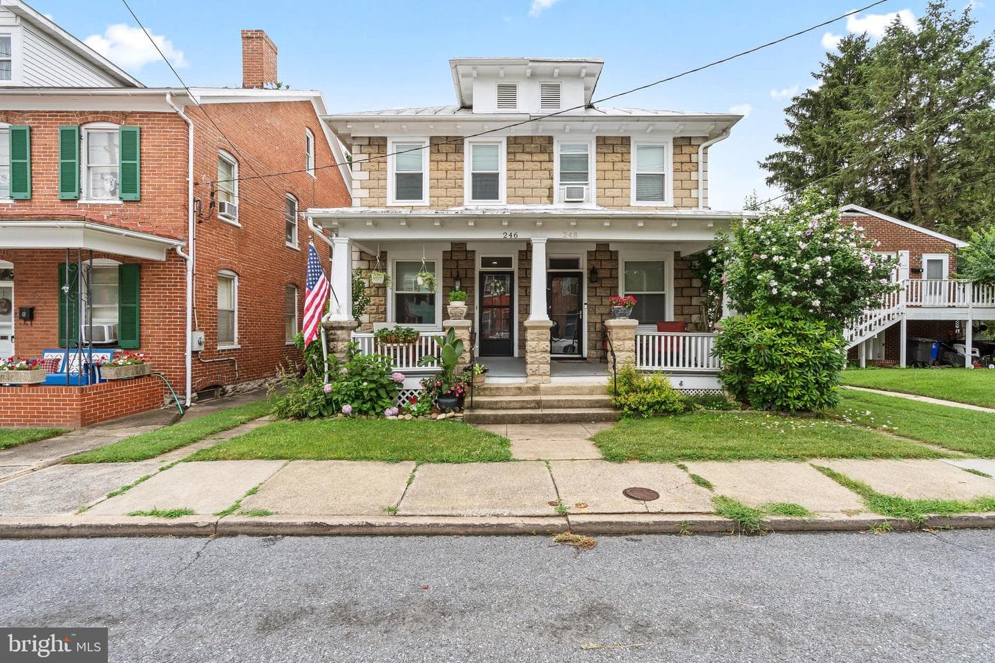 246 W 5th Street photo 3