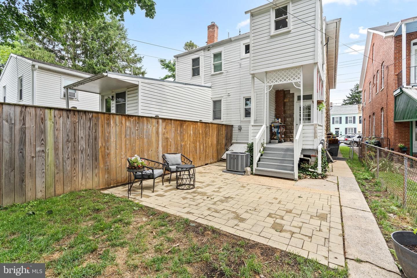 246 W 5th Street photo 36