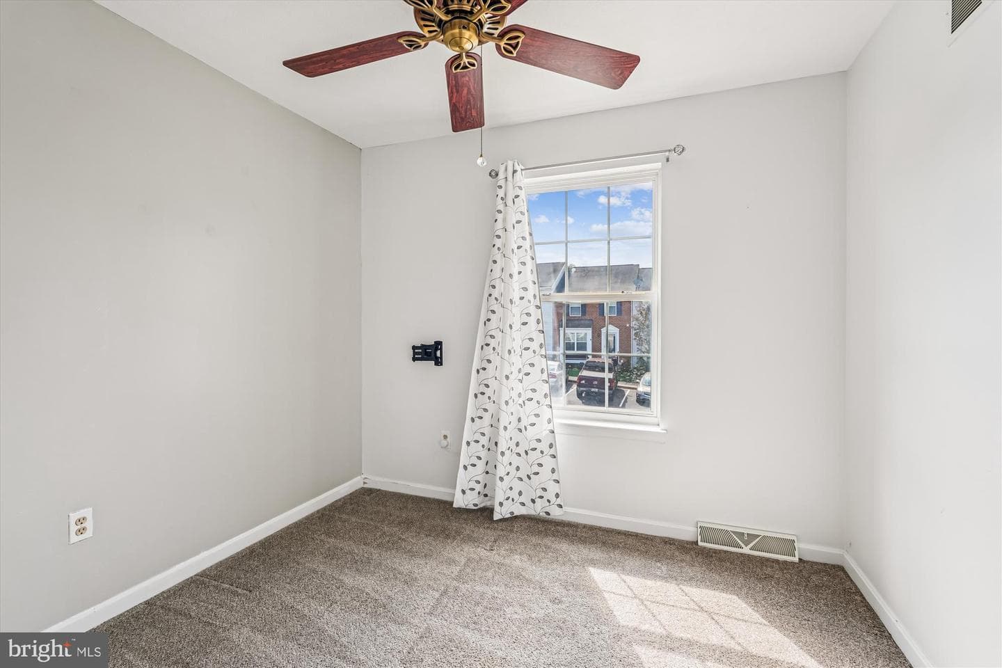 5633 Tessie Court photo 30