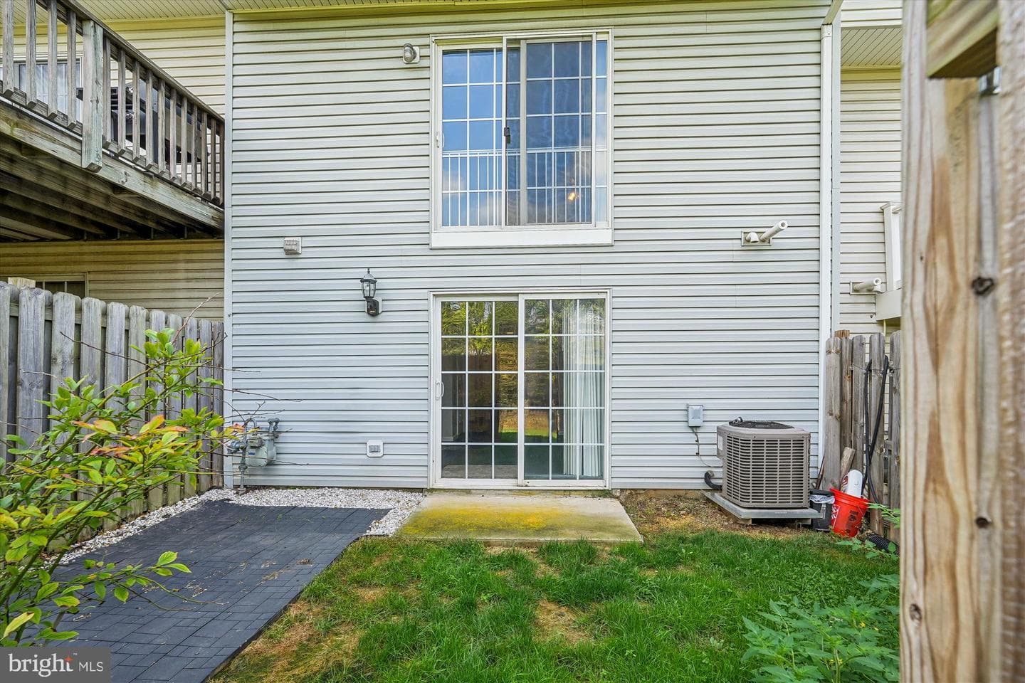 5633 Tessie Court photo 5